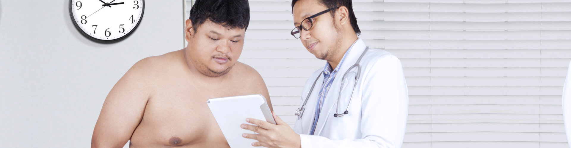 doctor showing results to his patient